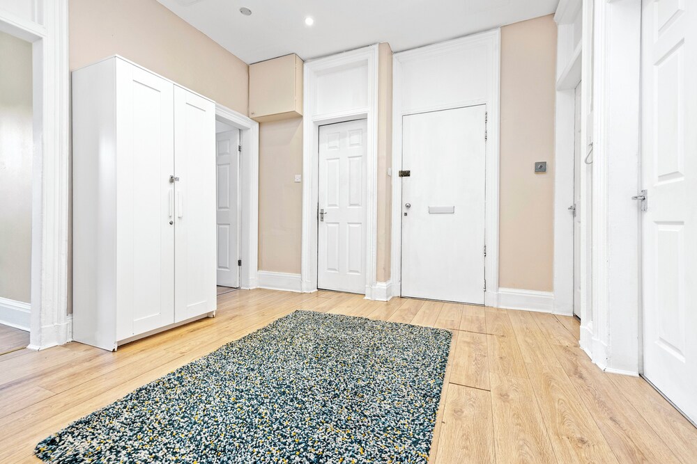 JOIVY Cosy 3bed Family Flat near Leith