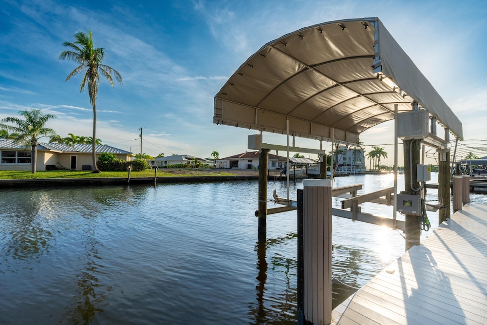 High Tide Hideaway