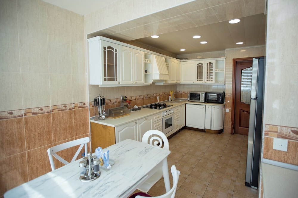 Dondar Apartment Formula 1 view