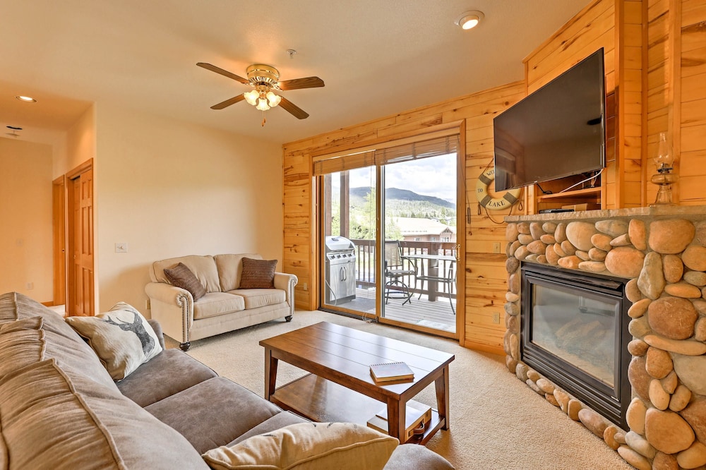 7 Mi to National Park: Grand Lake Condo w/ Deck!