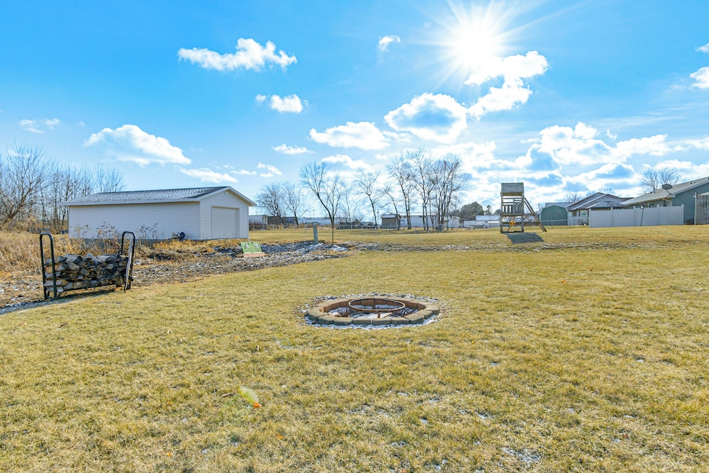 2 Mi to Lake Michigan: Cozy Duplex w/ Private Yard