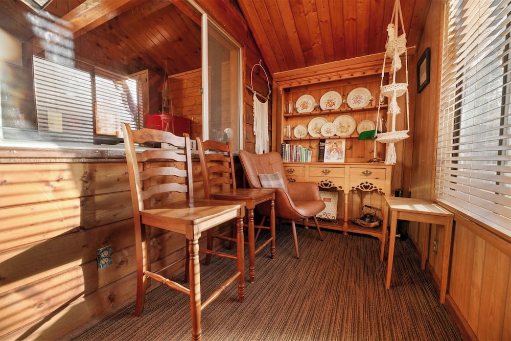 Charming Mountain Getaway