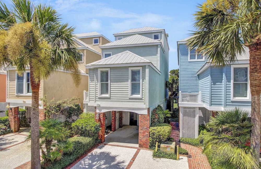 103 Grand Pavilion by Avantstay Steps to Beach!