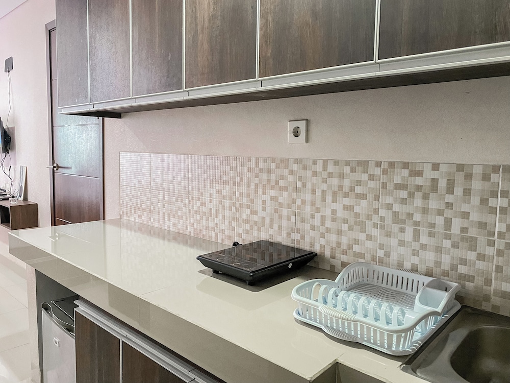Cozy And Comfort Living Studio At Enviro Apartment