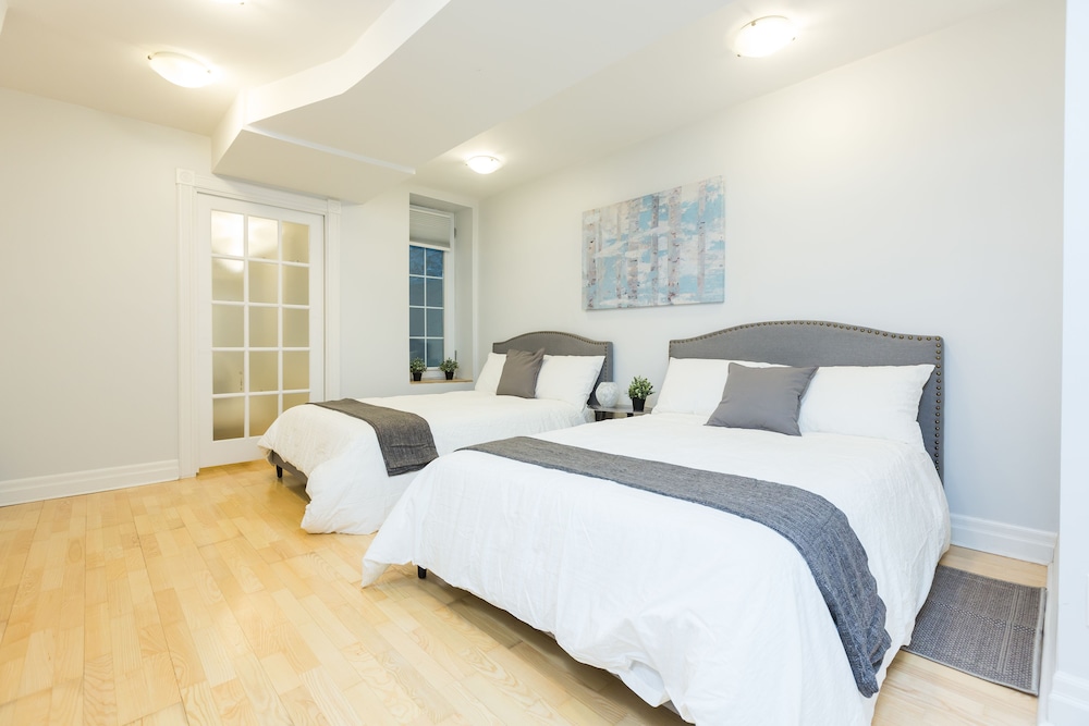 Applewood Suites - Yorkville - Image 2