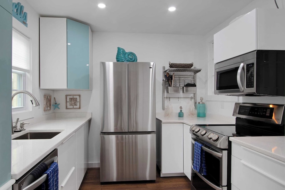 Shem Creek Retreat by Avantstay 10 Mins to Downtown Charleston Yard + Patio