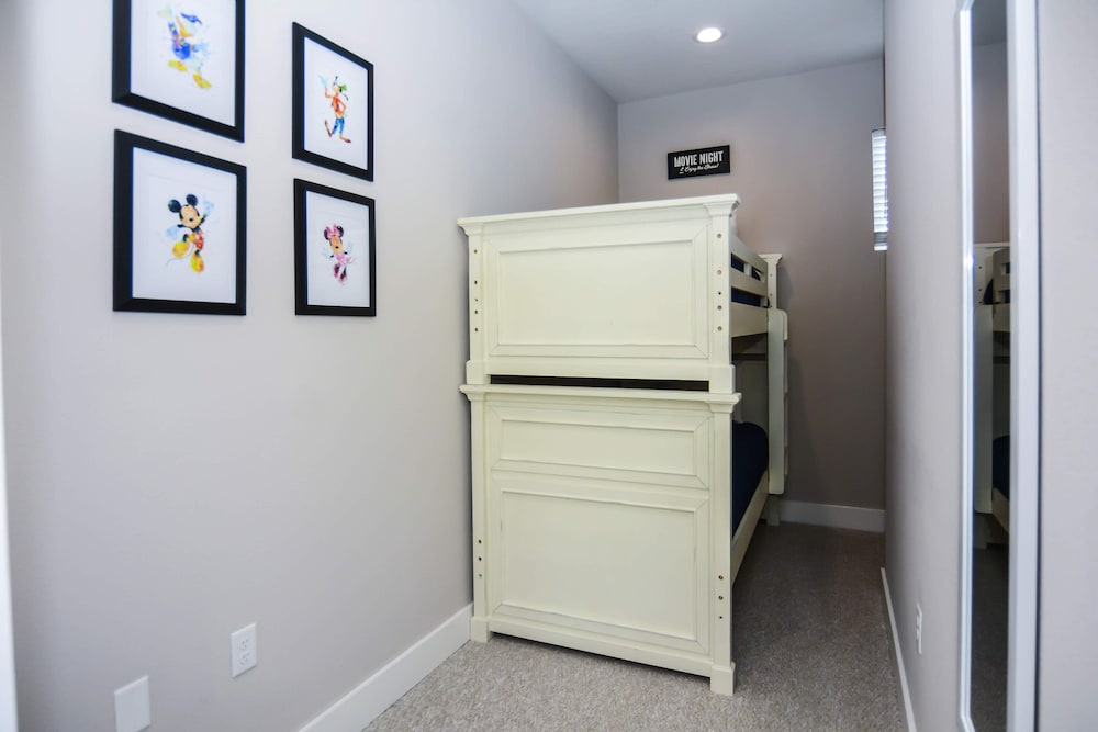 Summerville Vacation Homes by Columbia Management