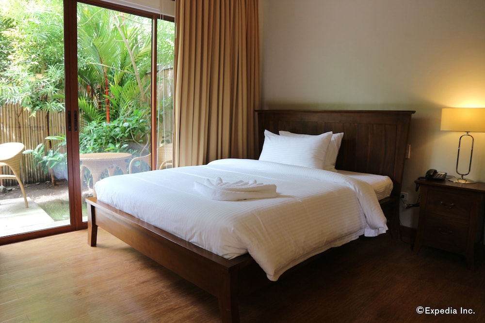 Bravo Resorts - Munting Paraiso