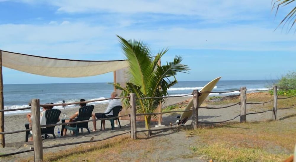 Somar Surf camp & Lodge