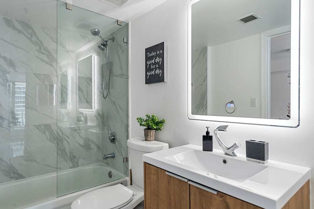 Brickell High-Floor Luxury Condo