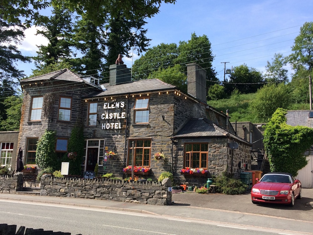 Elen's Castle Hotel