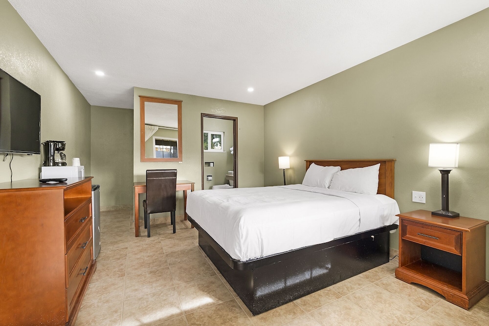 Chico Vacations - Safari Inn - Chico - Property Image 1