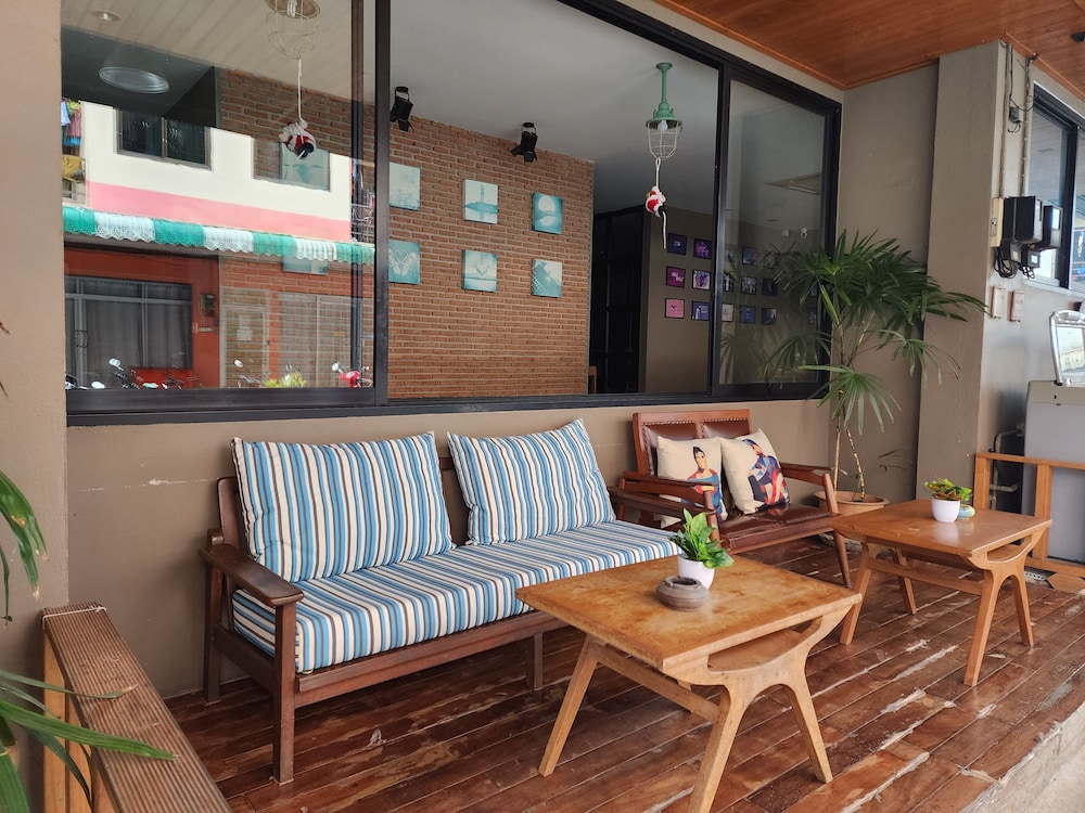 Dfeel House