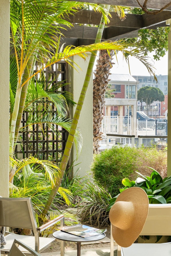 Secure 2bed Apartment in the Marina Carradale 002