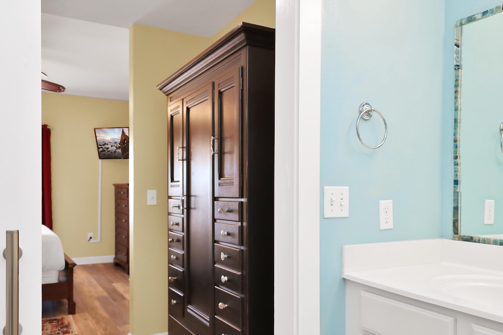 Waterside Village Condo 404 - Seadragon