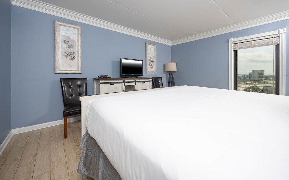 Island Winds East 501 3 Bedroom Condo