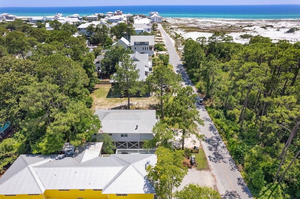 As You Like It by Avantstay Steps to Beach Bikes Sleeps 18