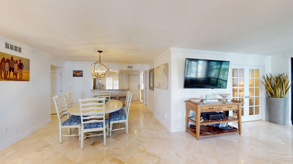 Sandarac 502b: Beachfront 3br Condo W/ Pool & Views 3 Bedroom Condo