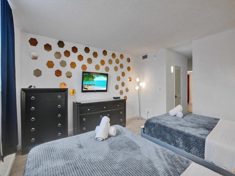 Beautiful Garden View Ocean Reserve 1 Br Condo 1 Bedroom Condo by RedAwning view 5