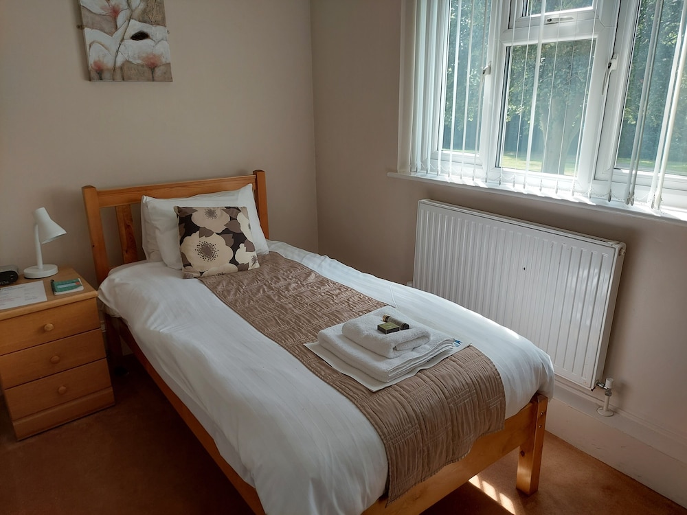 Cripps Hall Guest Annexe view 5