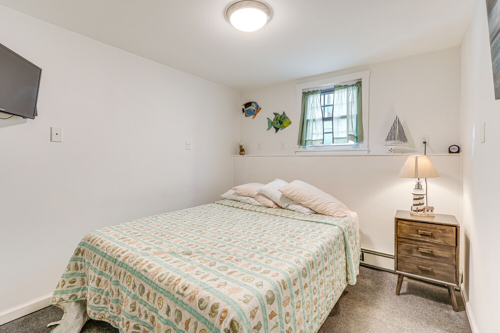 Milford Vacations - Milford Vacation Rental 1 Block to Beach! - Property Image 23