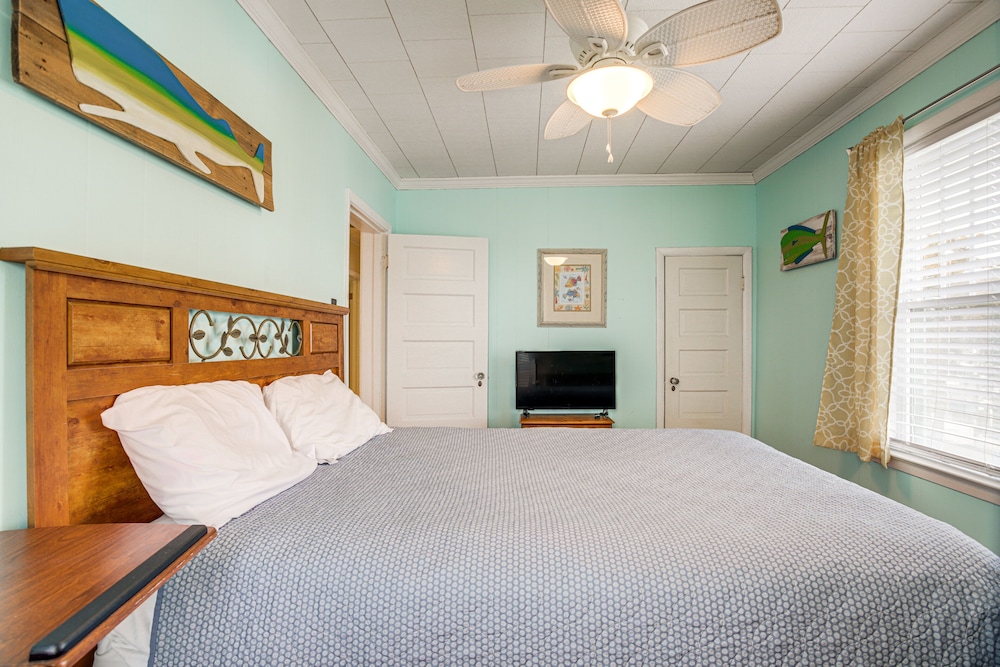 Near Beach & Boardwalk: Ocean City Home w/ Porch view 5