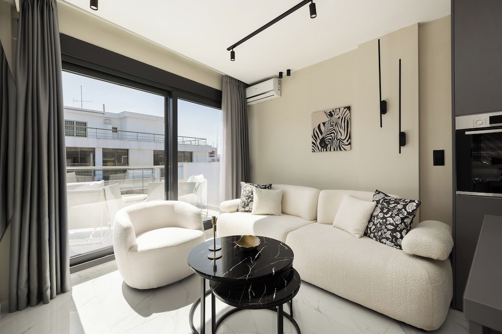 Ophelia Suites by halu!