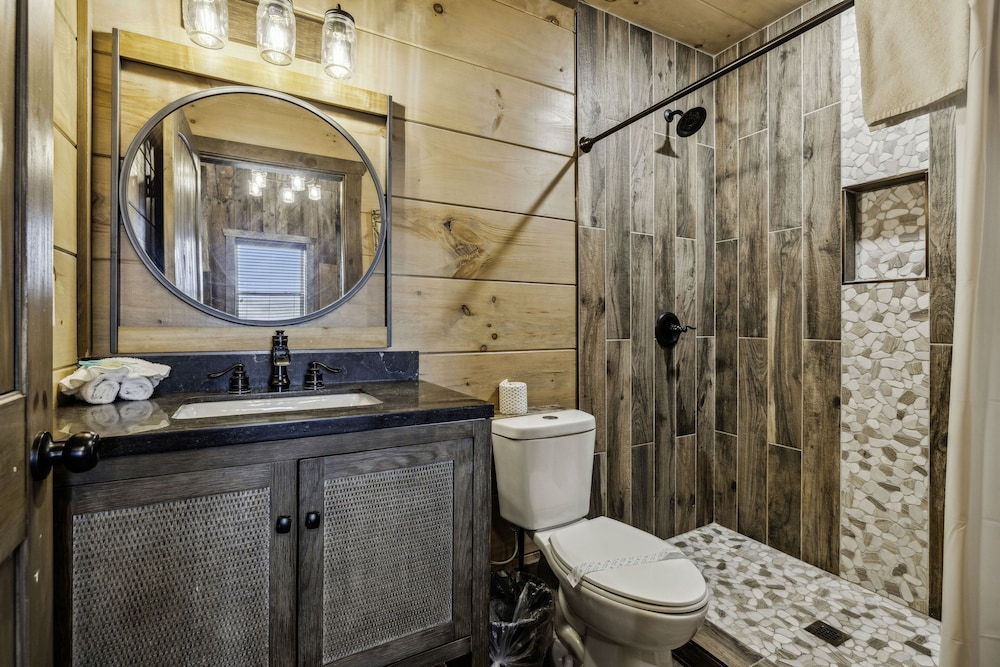 Grand Splash Lodge 6 Bedroom Cabin