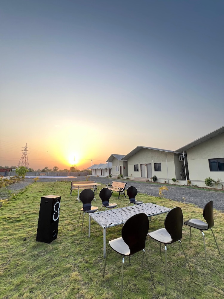 Unity Sunrise Resort Best Hotel Near Statue of Unity