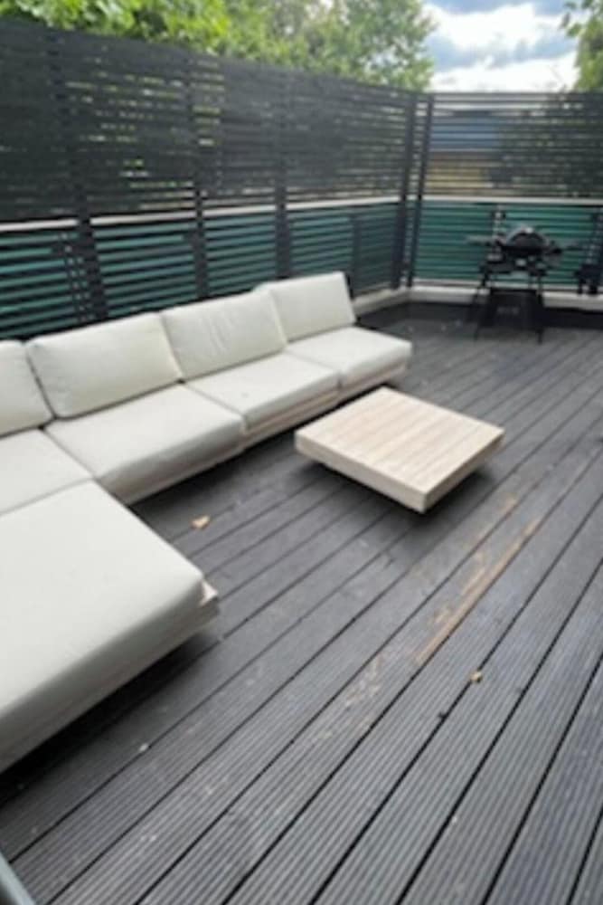 Cosy one Bedroom With Roof Terrace - London Charm