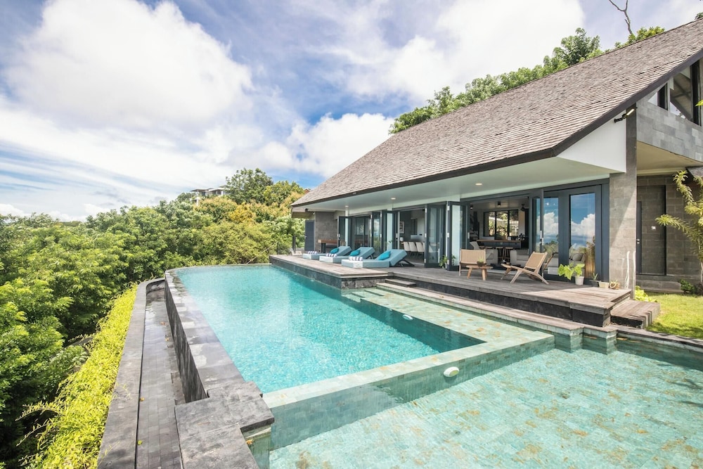 Stunning 6BR Villa 5 Mins to Bingin