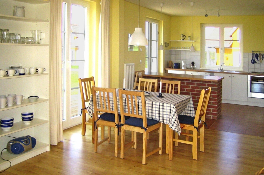 Cottage Directly by the Lake in Trygor