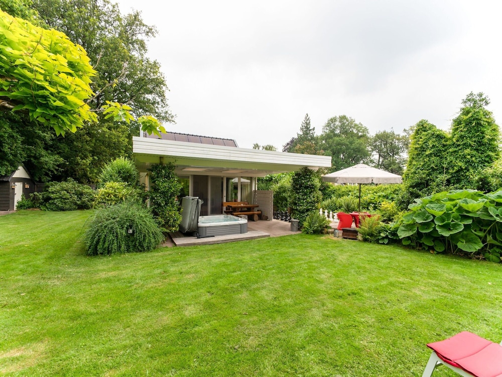 Picturesque Holiday Home in Oldenzaal With Jacuzzi, photo 25