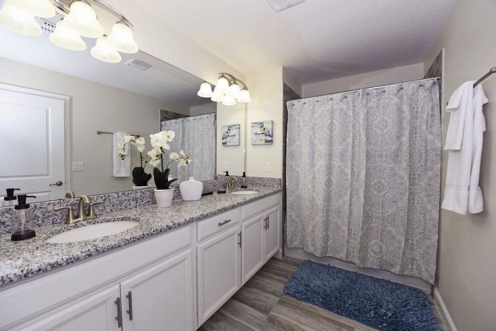 1610 Champions House 4 Bedroom by Florida Star - Image 3