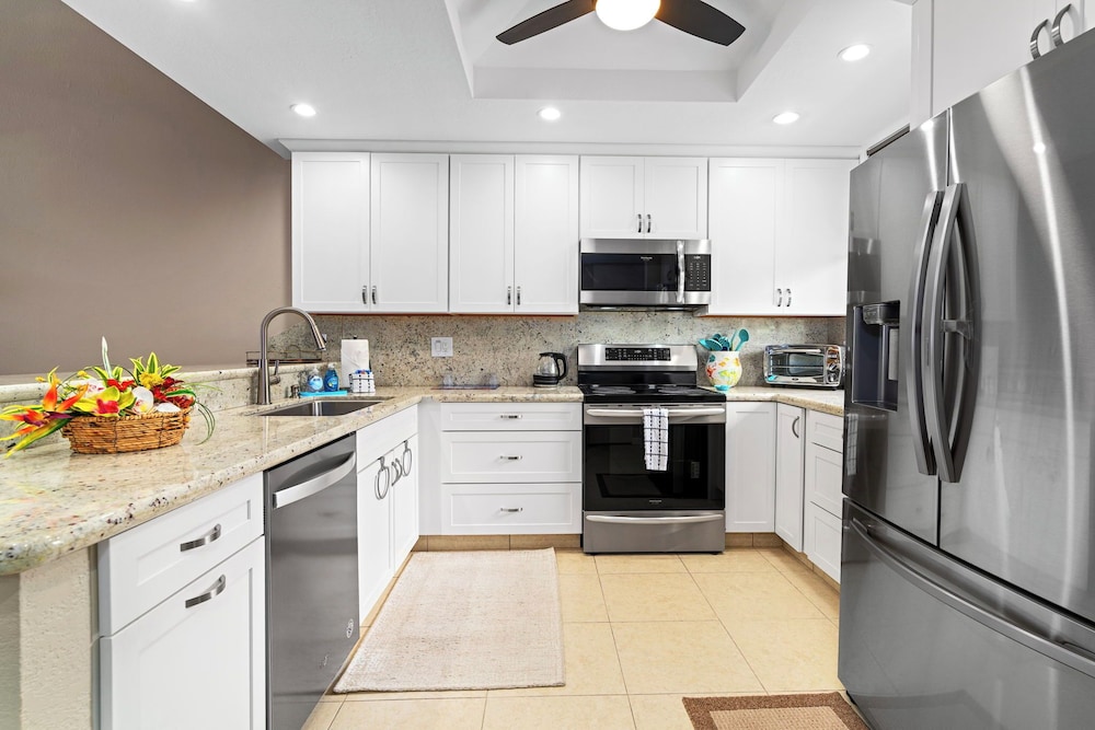Fantastic Ocean & Golf Course Views - Close to Shopping & Beaches - Vrkcv
