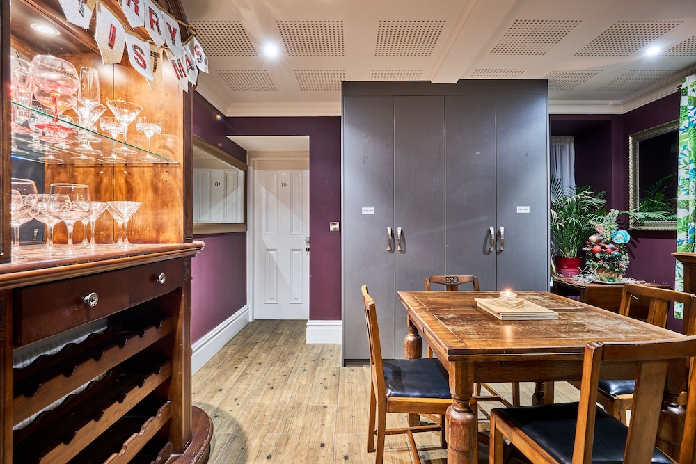 Londonderry Vacations - Art House - Property Image 35