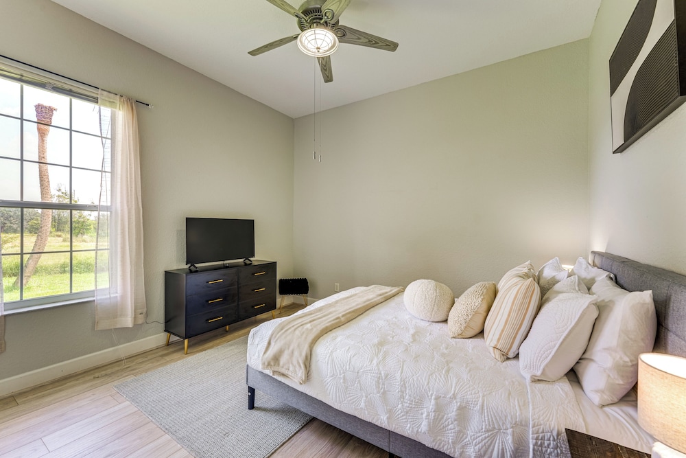 Game, Swim & Unwind: Lakeside Retreat Near Disney