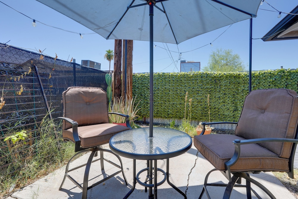 3 Mi to Dtwn Phoenix: Apt w/ Shared Patio