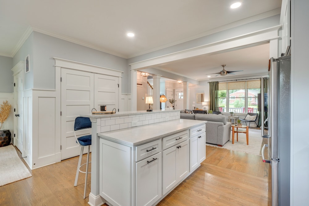 1 Mi to Dtwn: Upscale Retreat in Durham!