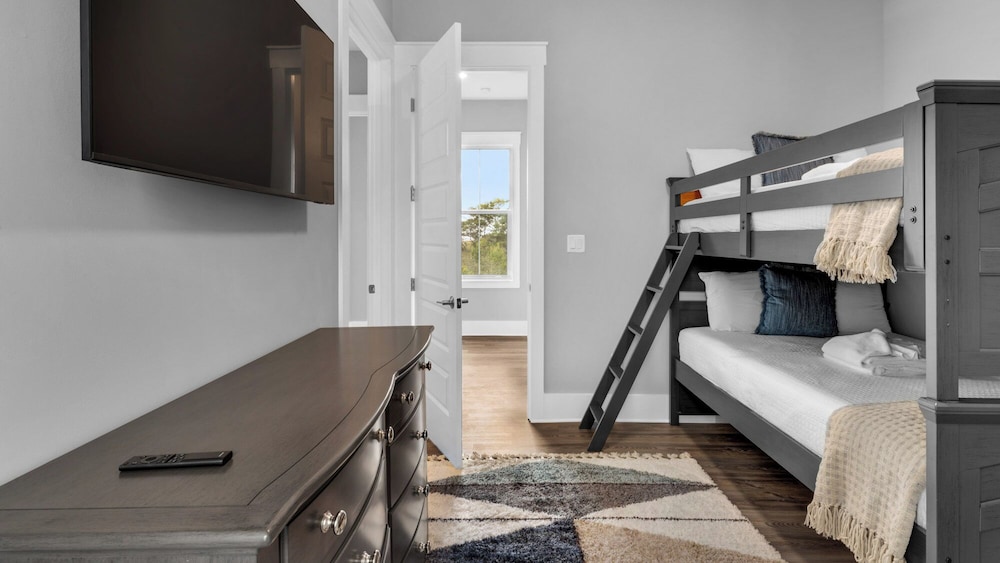 Inlet Beach Retreat With Rooftop Views, 4 Bikes + Free Attraction Tickets!