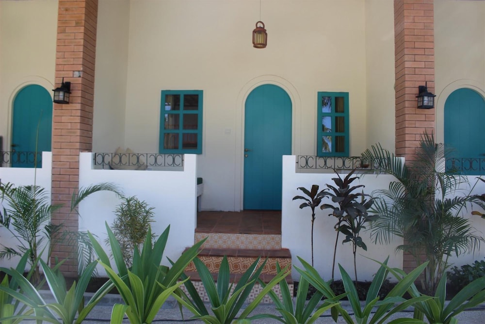White Coconut Cottage