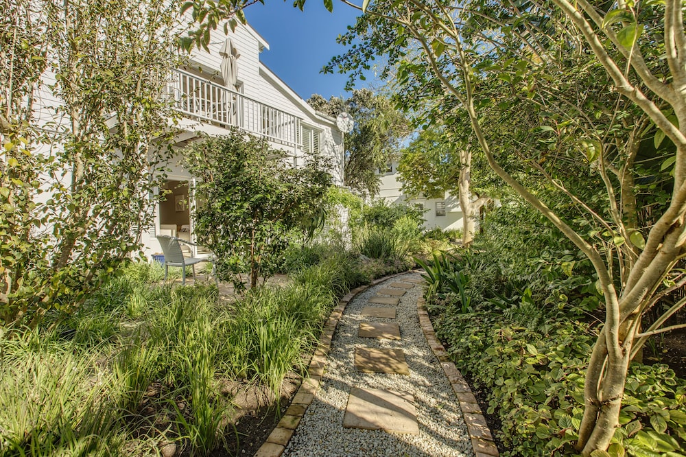 Amanzi Island Boutique Hotel