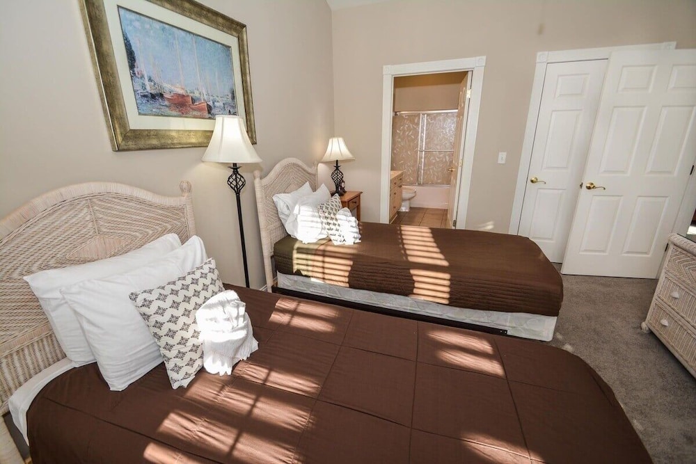 Magnolia Pointe 4878-402 2 Bedroom Condo