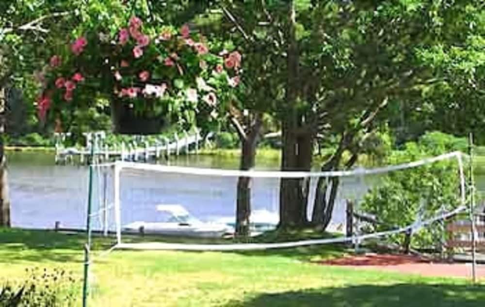 Green Harbor Waterfront Lodging - Property Image 8