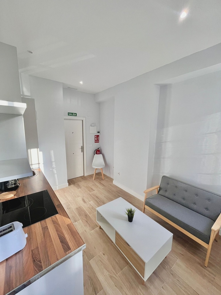 Ifema V in Madrid With 1 Bathrooms