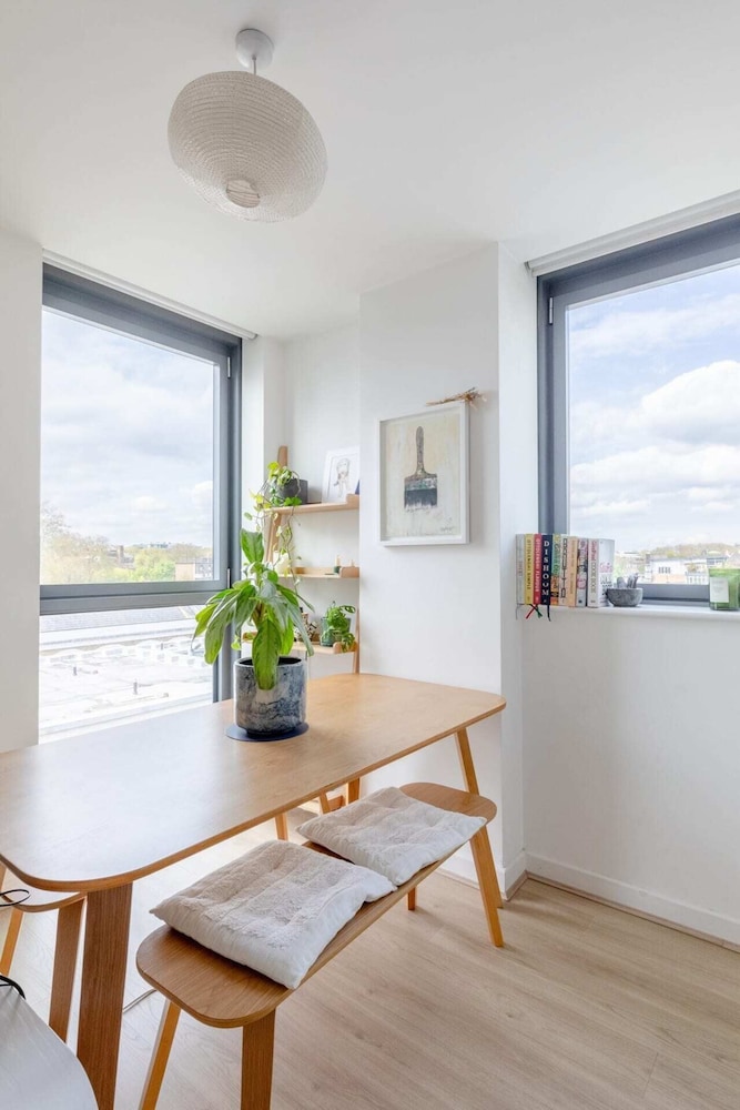 Funky 1BD High-rise Flat W/city Views, Angel!
