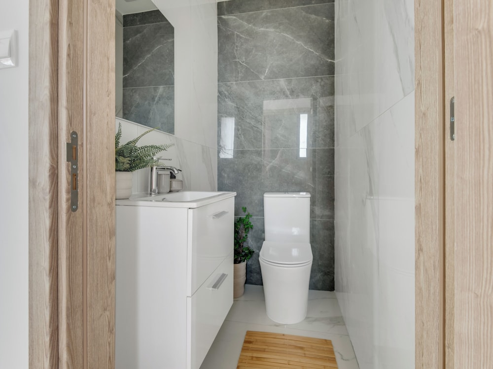 Sanders Palama - Cute 2-bdr Penthouse Apt