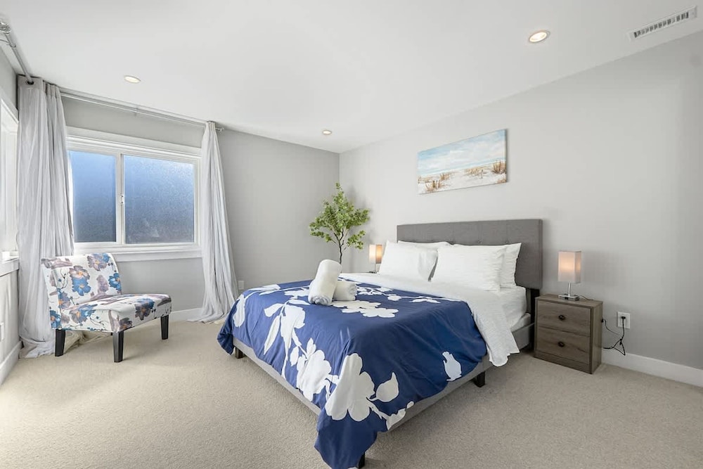 Gem by the sea None-obstructive Ocean View