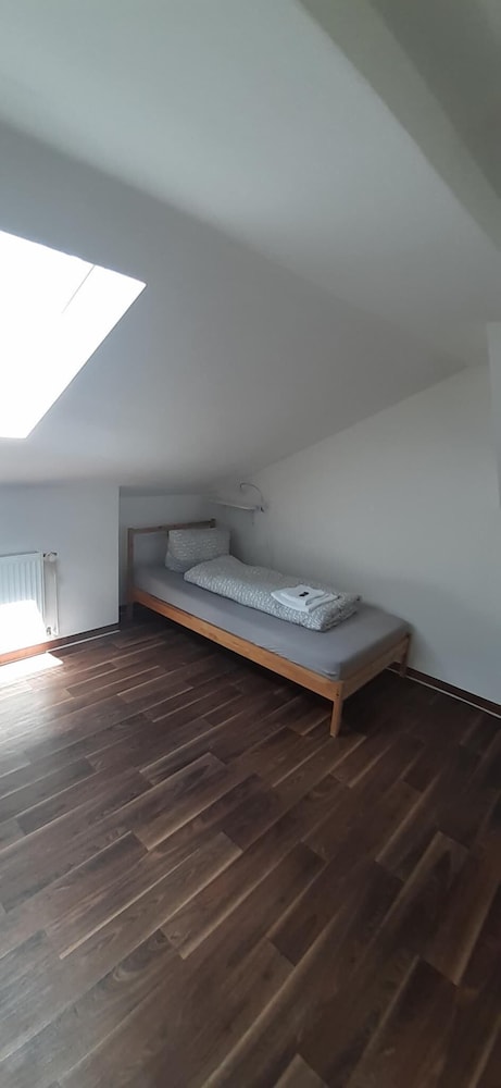 2-Rent Group Hostel Zimmer&Apartments GKP2