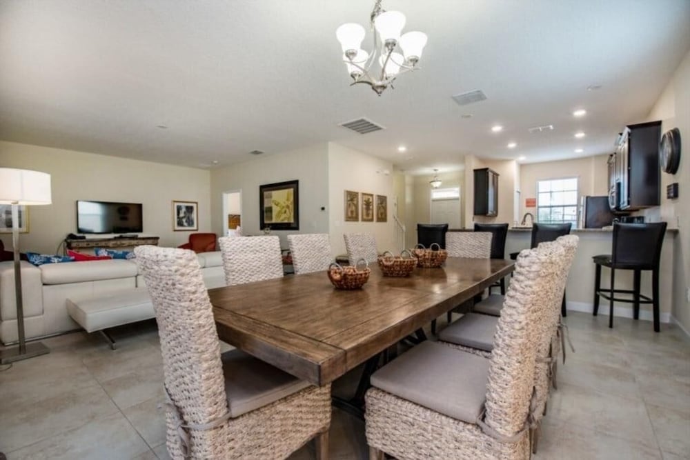 9151 WD - 5BR Villa Paradise: Private Pool